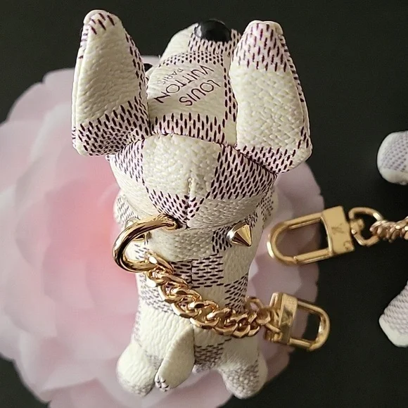 🆕️Luxury 🐕 White Doggie Damier azur Style Leather Novelty Keychain / Bag Charm - Picture 11 of 16